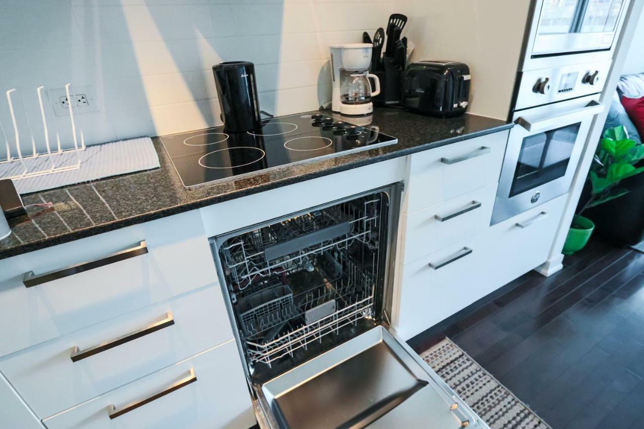 Micasa Suites - Modern Executive Condo Toronto Eksteriør billede