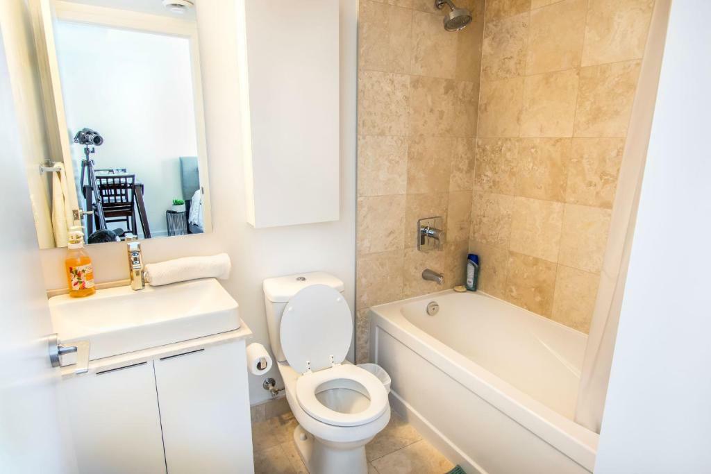 Micasa Suites - Modern Executive Condo Toronto Eksteriør billede